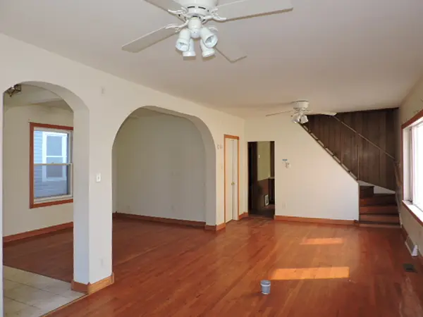 5653 W Leland AVE, Chicago, IL 60630