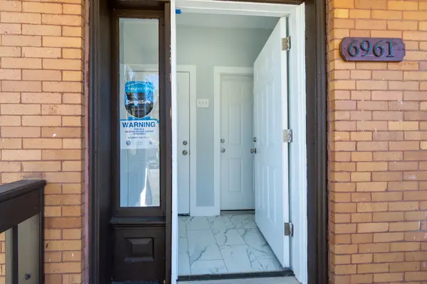 6961 S Eberhart AVE, Chicago, IL 60637