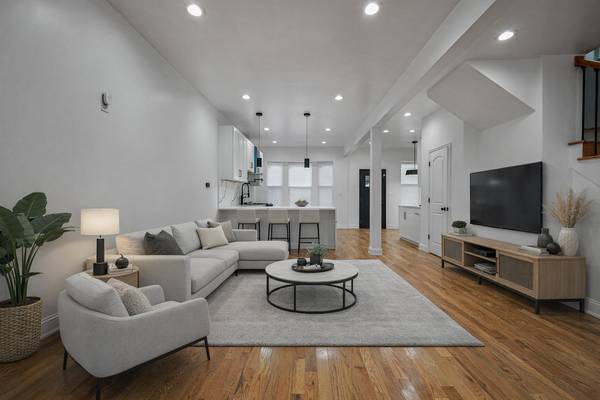 6845 S Saint Lawrence AVE, Chicago, IL 60637