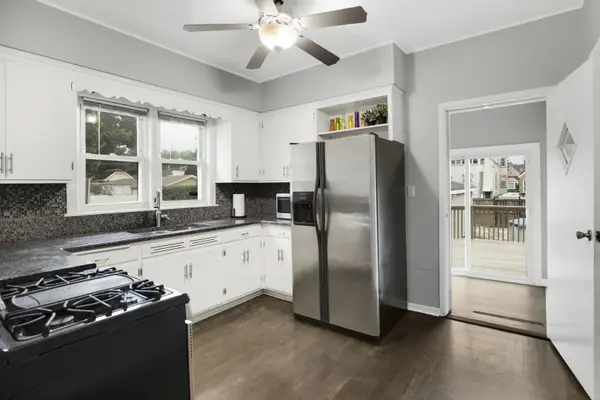 6254 W Barry AVE, Chicago, IL 60634