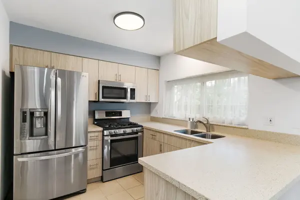 2032 Teton Pkwy #2032, Algonquin, IL 60102