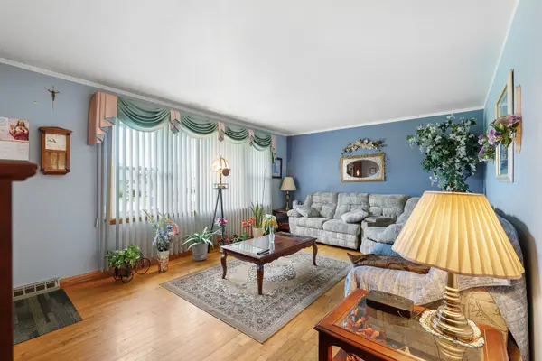 7730 S OCTAVIA AVE, Bridgeview, IL 60455