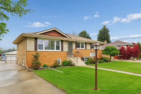 7730 S OCTAVIA AVE, Bridgeview, IL 60455