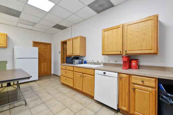 15859 Ridgeland AVE, Oak Forest, IL 60452