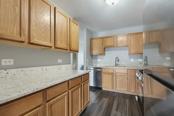 2110 Austrian Pine ST, Lockport, IL 60441
