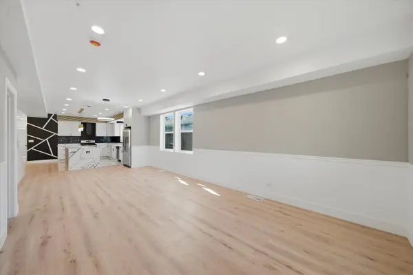 939 N Harding AVE, Chicago, IL 60651