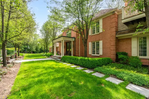 55 S Wynstone DR S, North Barrington, IL 60010