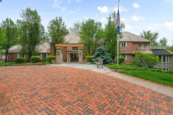 55 S Wynstone DR S, North Barrington, IL 60010
