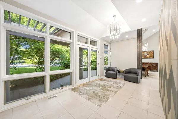 125 Circle Ridge DR, Burr Ridge, IL 60527