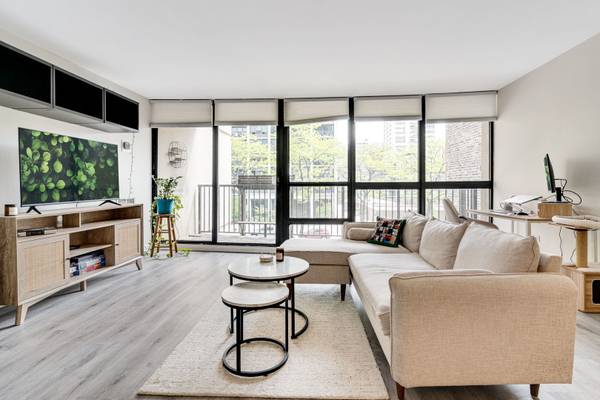 1540 N LaSalle DR #201, Chicago, IL 60610