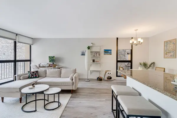 1540 N LaSalle DR #201, Chicago, IL 60610