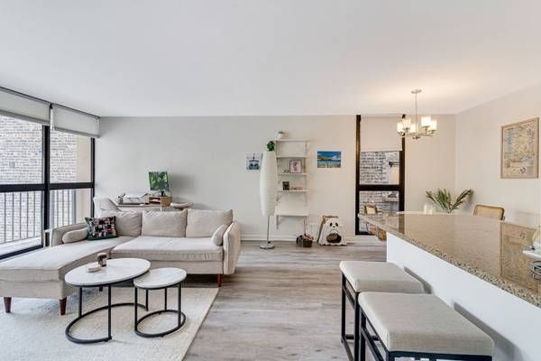 1540 N LaSalle DR #201, Chicago, IL 60610