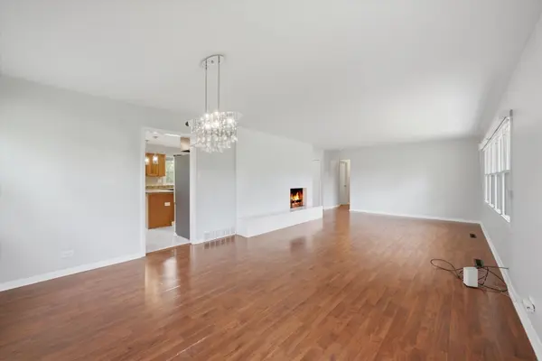 2747 Perry RD, Flossmoor, IL 60422