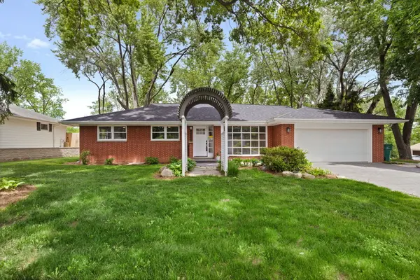 1010 W Elm ST, Palatine, IL 60067