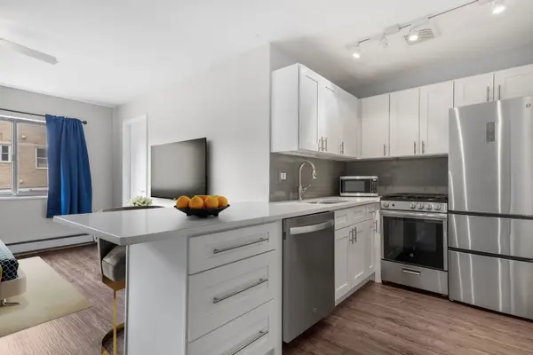 611 W Patterson AVE #420, Chicago, IL 60613