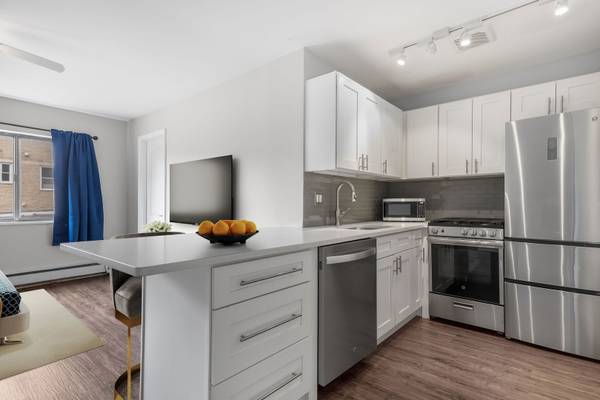 611 W Patterson AVE #420, Chicago, IL 60613