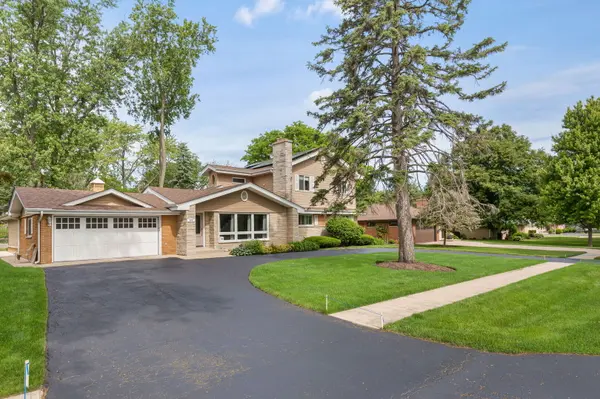 606 Country Club DR, Itasca, IL 60143