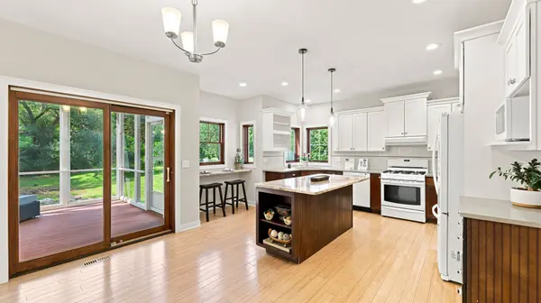 27W173 Galusha, Warrenville, IL 60555