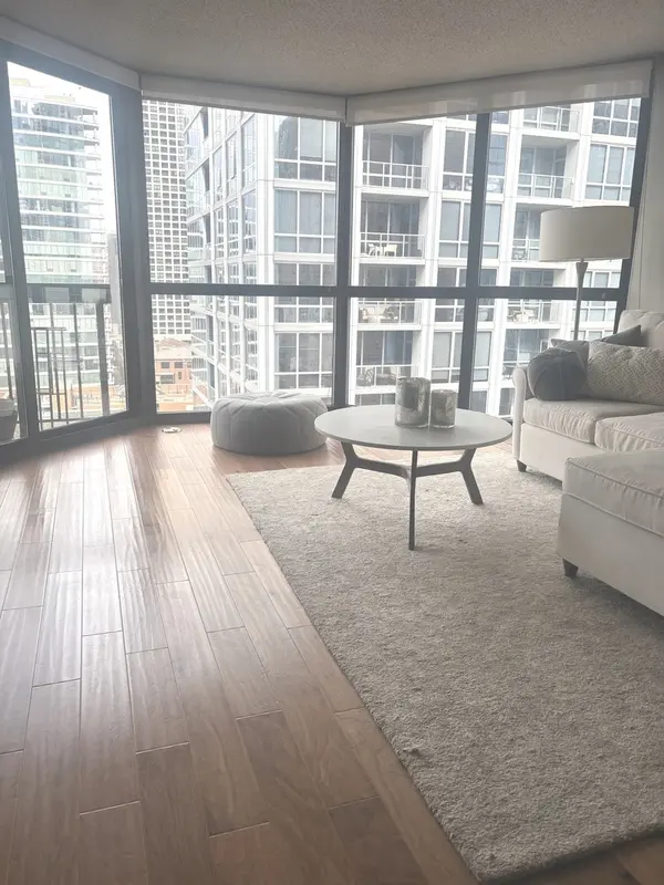 33 W Delaware PL #15D, Chicago, IL 60610