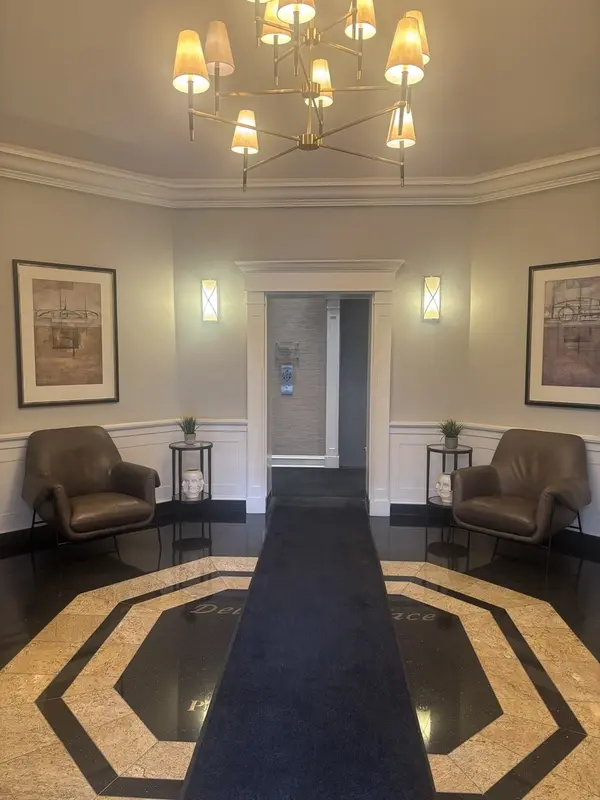 33 W Delaware PL #15D, Chicago, IL 60610