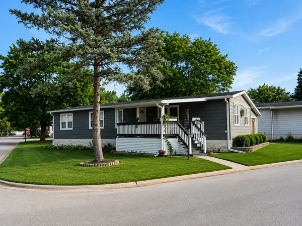 115 Tollview RD, Elgin, IL 60123