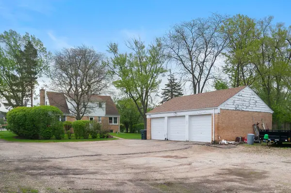 1450 Sanders RD, Northbrook, IL 60062