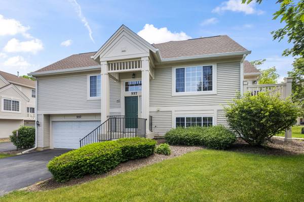 557 Cary Woods CIR, Cary, IL 60013