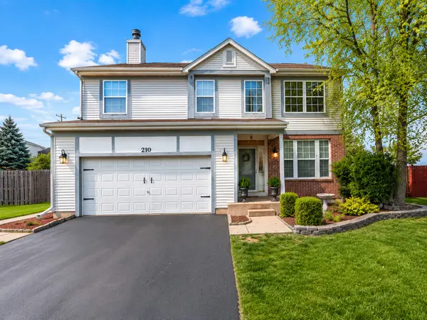 210 Balmoral CT, Glendale Heights, IL 60139