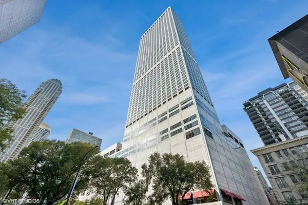 180 E PEARSON ST #4801, Chicago, IL 60611