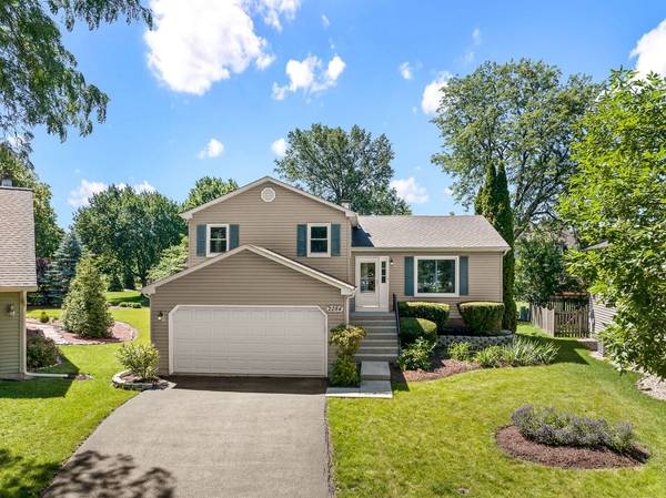 2284 Briarhill DR, Naperville, IL 60565