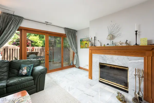 5917 Oakwood DR #141E, Lisle, IL 60532