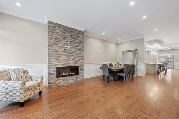 4223 S Wabash AVE, Chicago, IL 60653