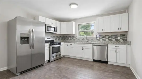 121 Davison ST, Joliet, IL 60433