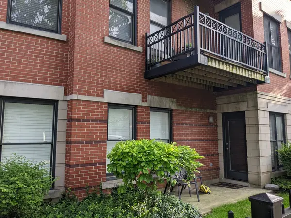807 W 14th PL #1B, Chicago, IL 60608
