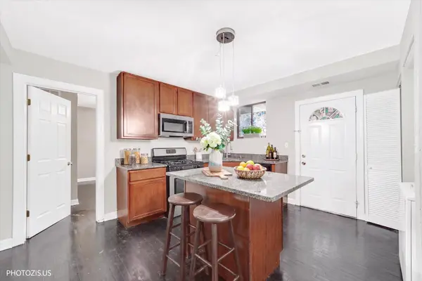 6254 N Bell AVE #T, Chicago, IL 60659
