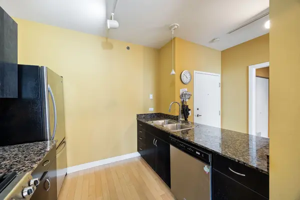 8 E Randolph ST #1803, Chicago, IL 60601