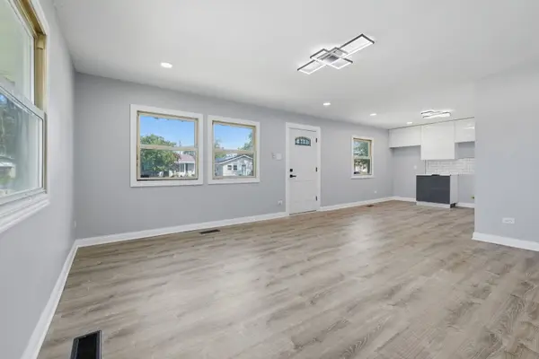 1942 Beacon CT, Chicago Heights, IL 60411