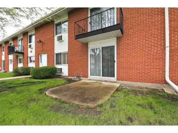 8836 N Western AVE #1D, Des Plaines, IL 60016