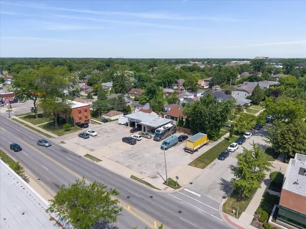 1030 W Touhy AVE, Park Ridge, IL 60068