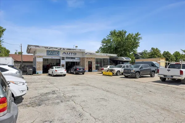 1030 W Touhy AVE, Park Ridge, IL 60068