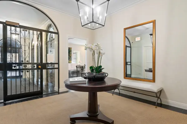 70 E Scott ST #307, Chicago, IL 60610