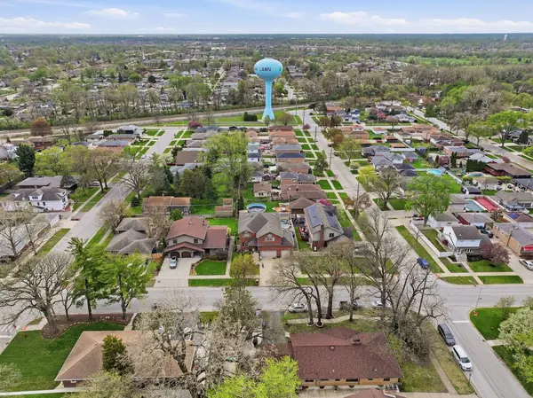 5733 W 97th ST, Oak Lawn, IL 60453