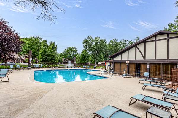 8127 Chestnut DR #58C, Palos Hills, IL 60465