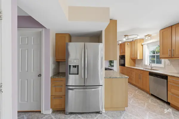 344 E Fox Hill DR, Buffalo Grove, IL 60089