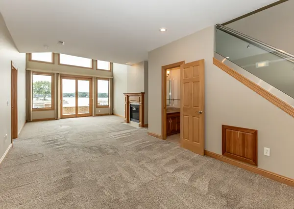 17 Villa DR, Hampton, IL 61256