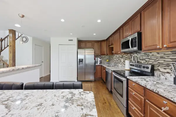 686 MALLARD LN, Deerfield, IL 60015