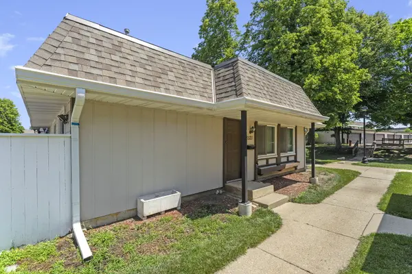 5521 Pebblebeach DR, Hanover Park, IL 60133