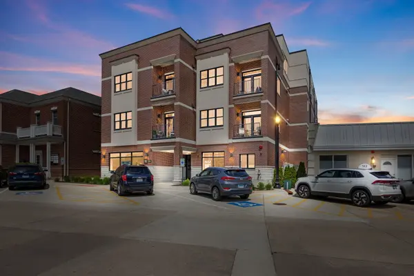 514 Hillgrove AVE #202, Western Springs, IL 60558