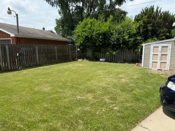 2444 Linden AVE, Waukegan, IL 60087
