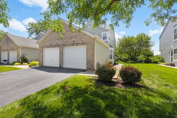 486 Nicole DR #D, Bartlett, IL 60103